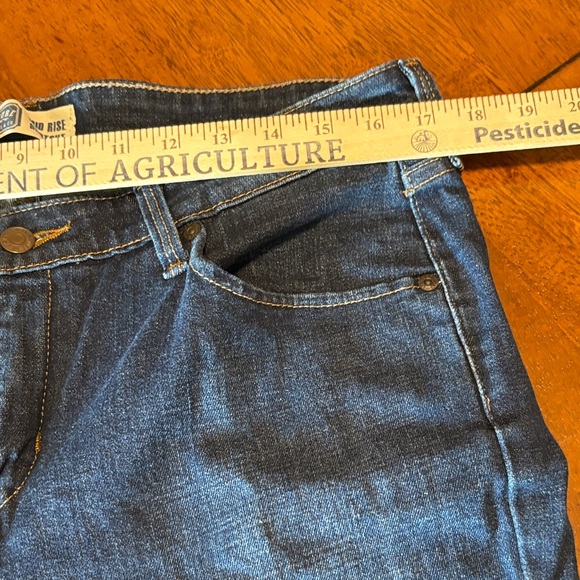 Levi’s signature Boot Cut Women's Jeans - Deep Blue 12 short - Picture 4 of 8